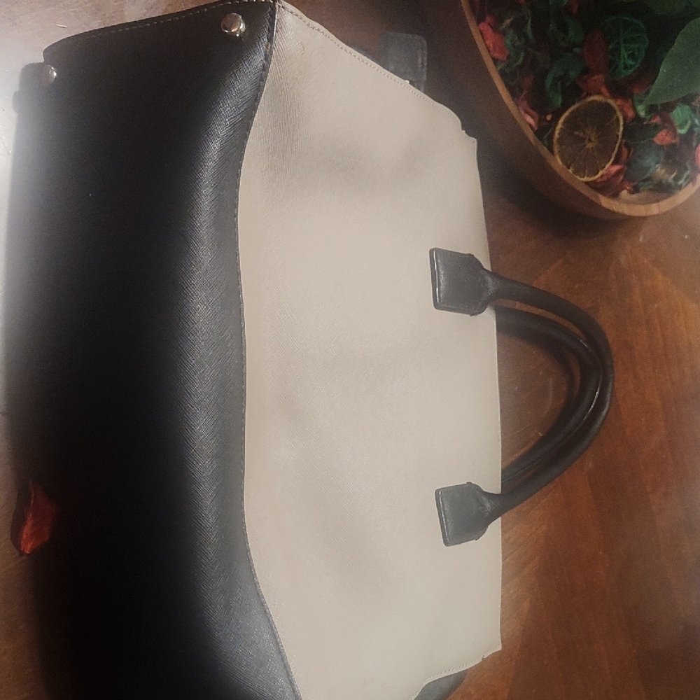 Elegant Black and To An